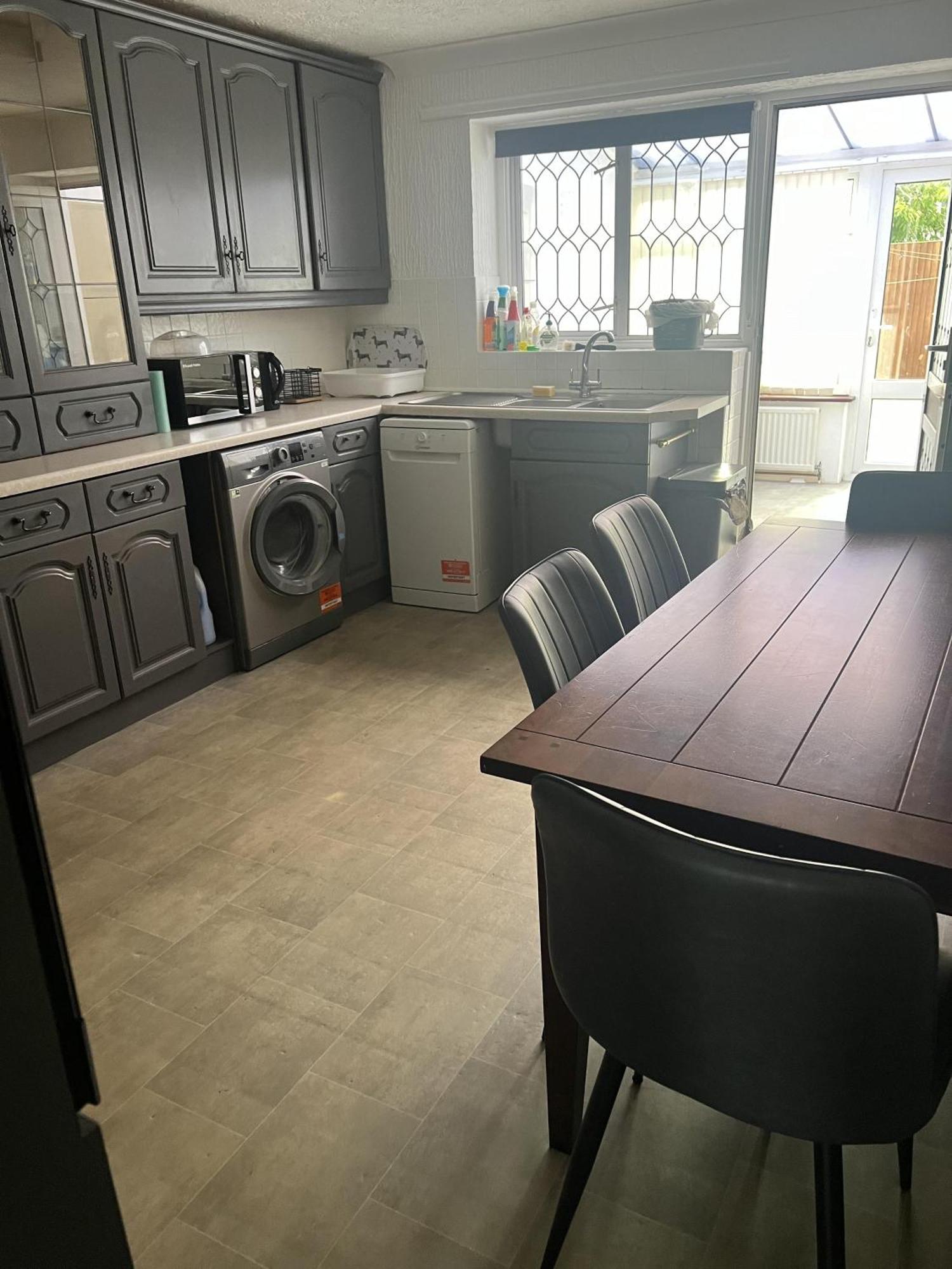 Basildon 3 Bedroom - Free Parking Private Garden Luaran gambar